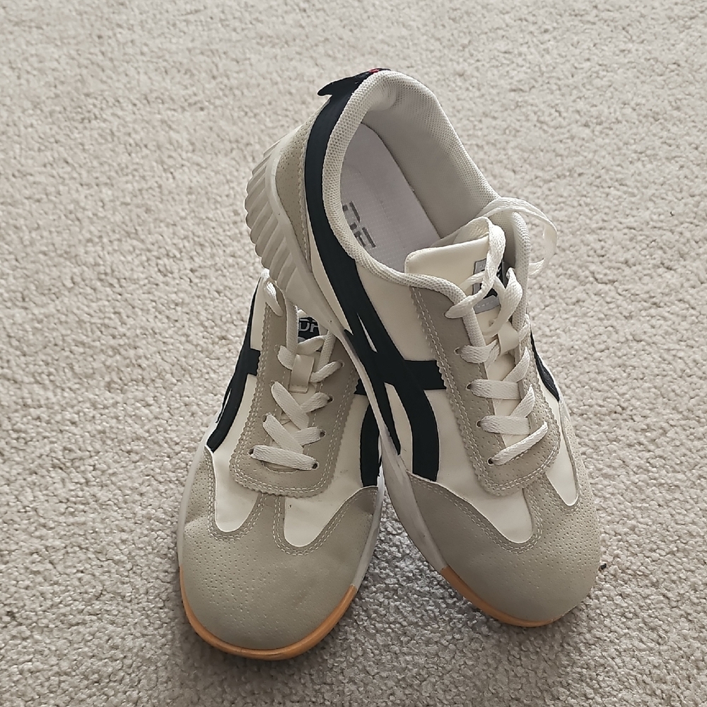 Onitsuka Tiger Women's White and Black Sneakers
